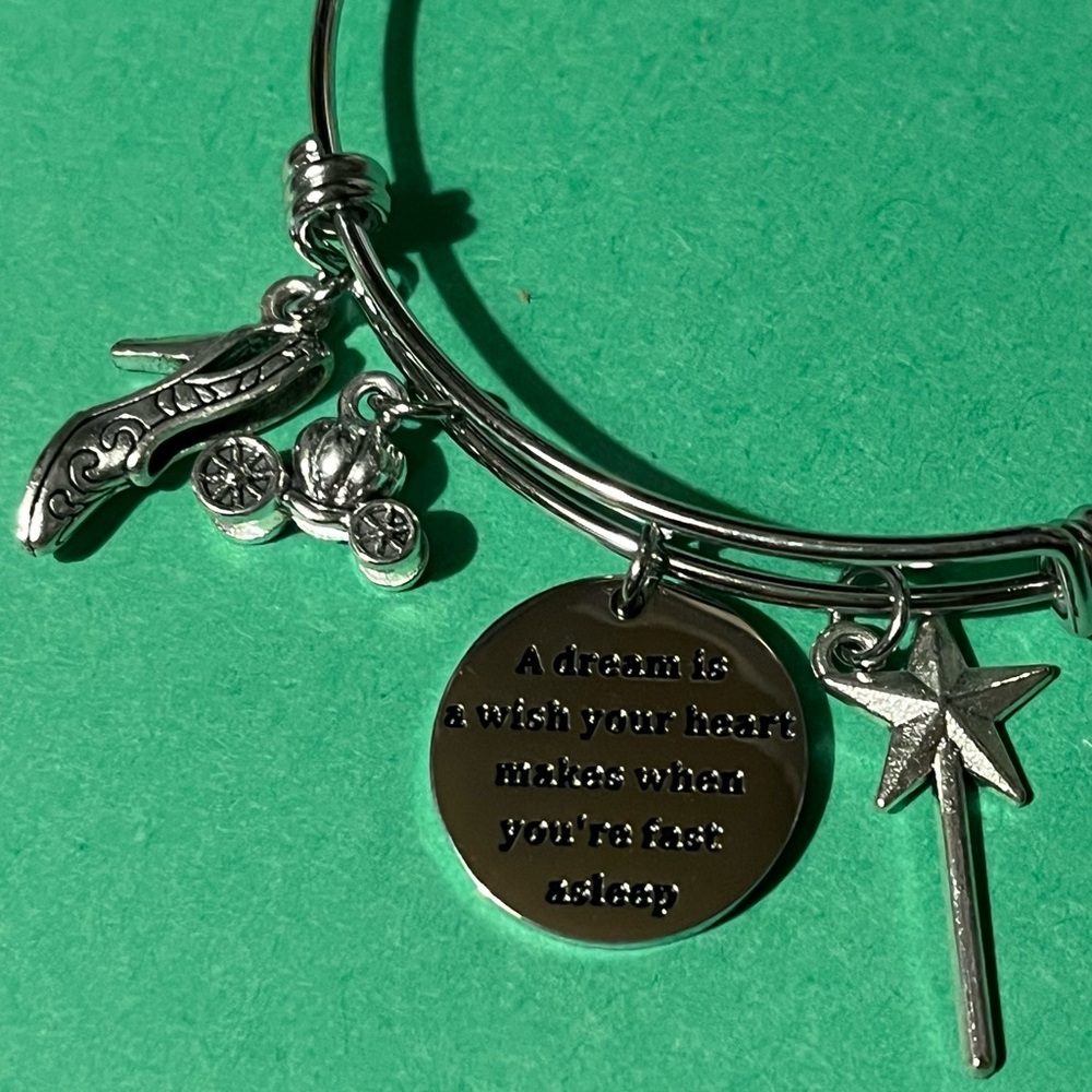 Cinderella A dream is a wish your heart makes Charm Bracelet